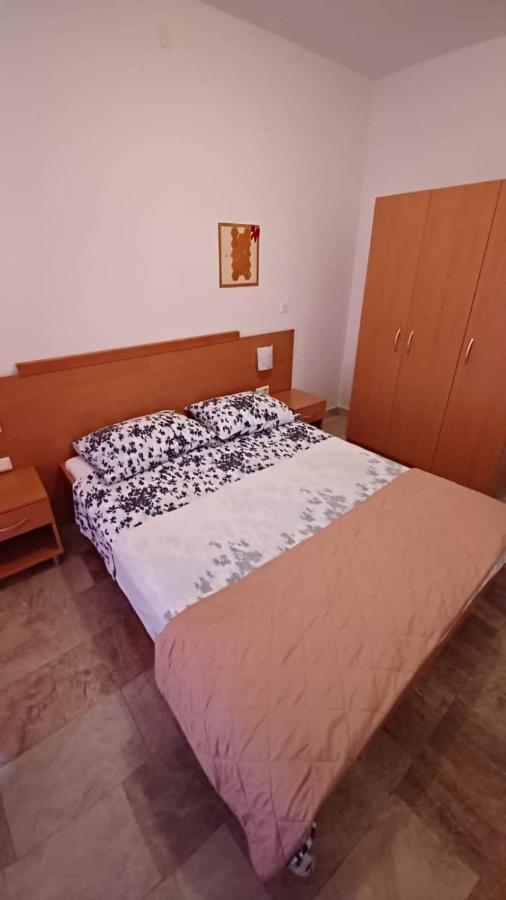 Apartments Senka Orebić Екстериор снимка
