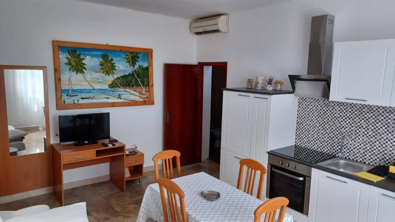 Apartments Senka Orebić Екстериор снимка
