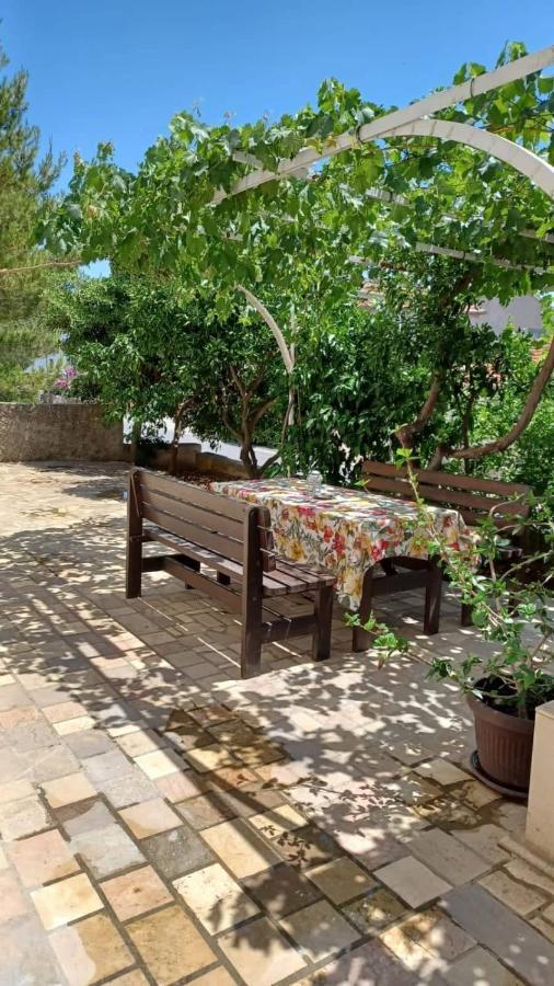 Apartments Senka Orebić Екстериор снимка