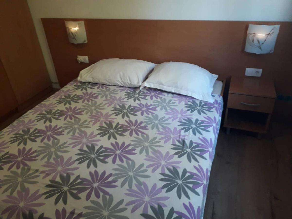 Apartments Senka Orebić Екстериор снимка