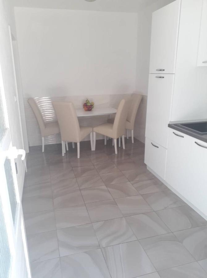 Apartments Senka Orebić Екстериор снимка