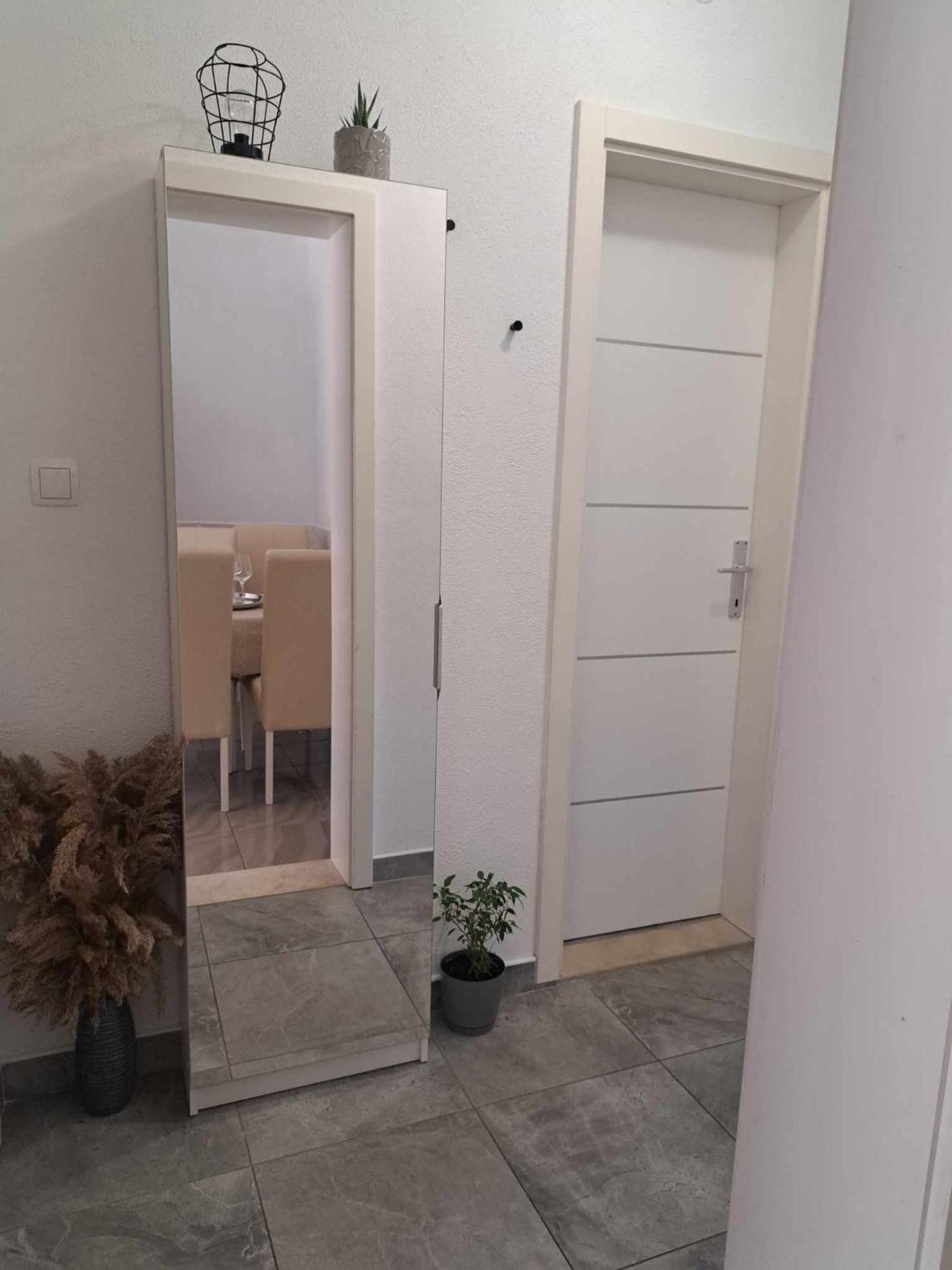 Apartments Senka Orebić Екстериор снимка